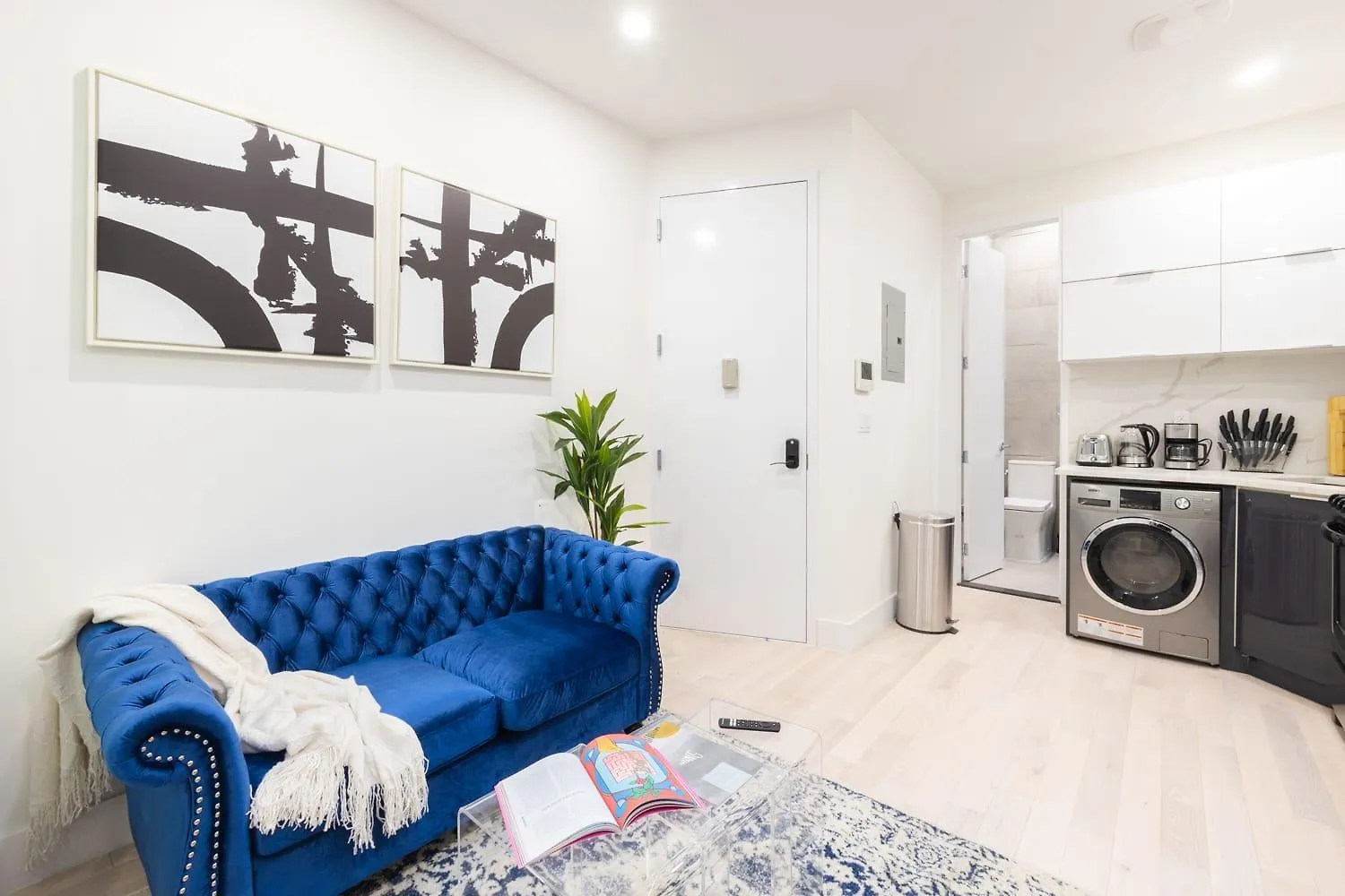 317-4C New Modern 1Br W&D Walk To Central Park location